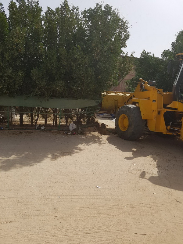 اللجنة الجنوبية ازالت حواجز مخالفة فى١٤ حظيرة بنادى الهجن